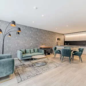 Aparthotel Acropolis - Luxury Appartments I Hotelservice And Parking
